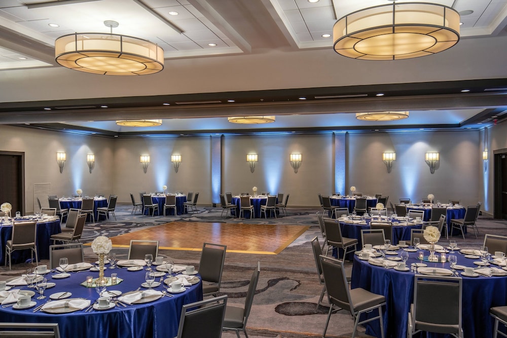 Delta Hotels by Marriott Chesapeake Norfolk - photo 3