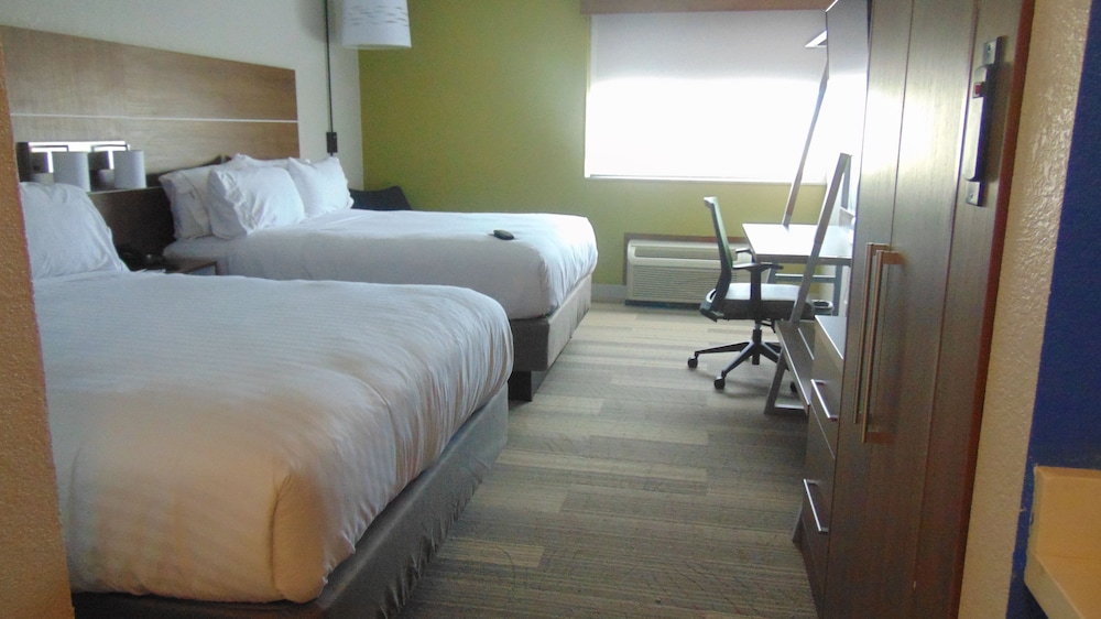 Holiday Inn Express & Suites Wapakoneta by IHG - photo 16