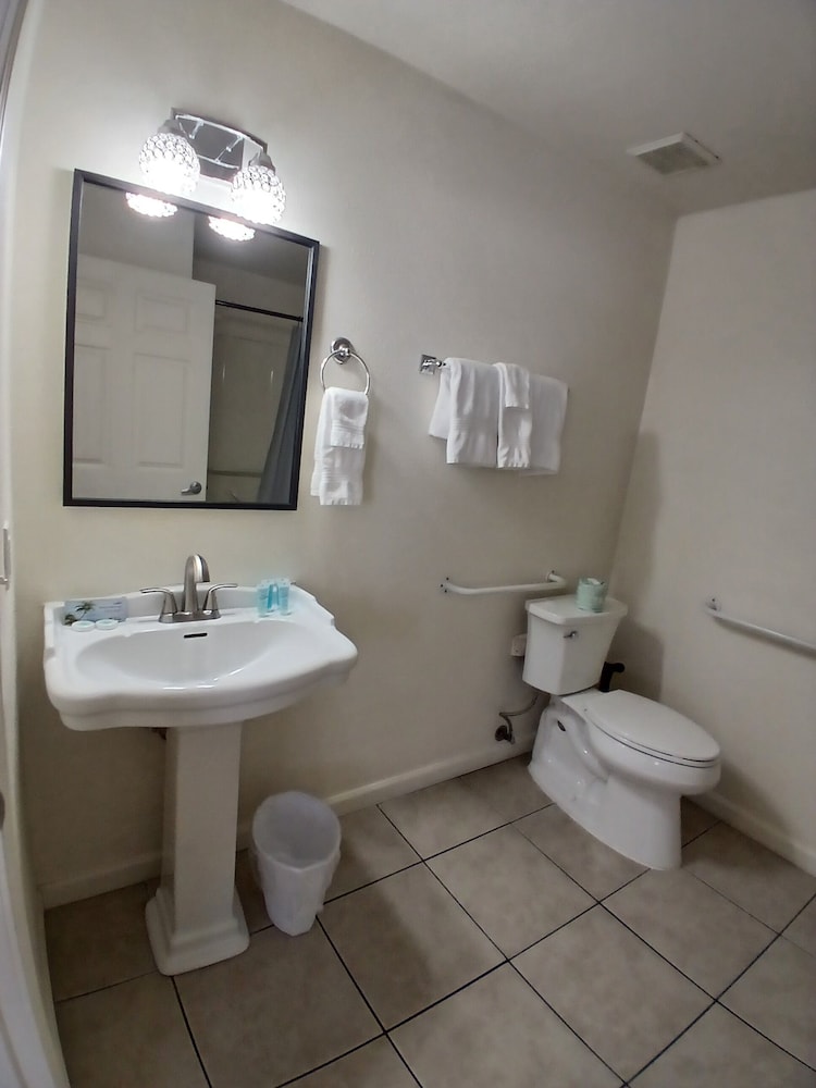 Silver Lakes Inn - photo 24