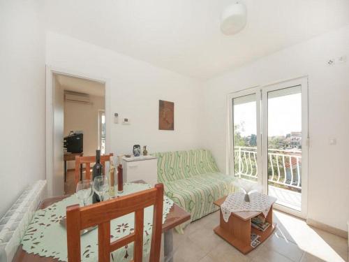 Bertie's Lodge One Bedroom Apartment with Terrace and Sea View A2 — 4-Star Luxury Hotel in Smokvica, Croatia
