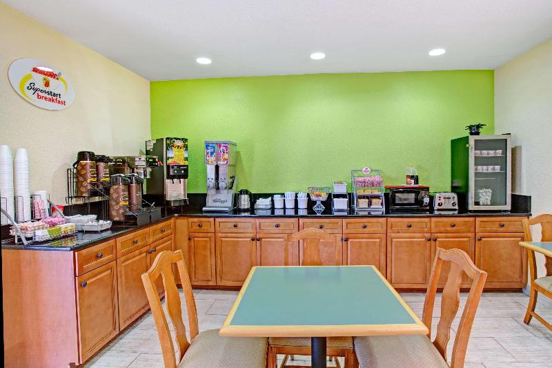 Ocean Breeze Inn - photo 18