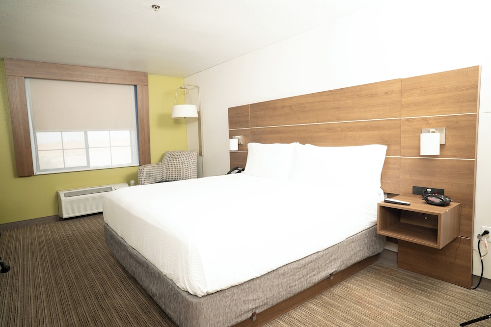 Holiday Inn Express Hotel & Suites Hesperia by IHG - photo 19