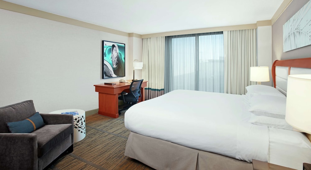 DoubleTree by Hilton Hotel Miami Airport & Convention Center - photo 19