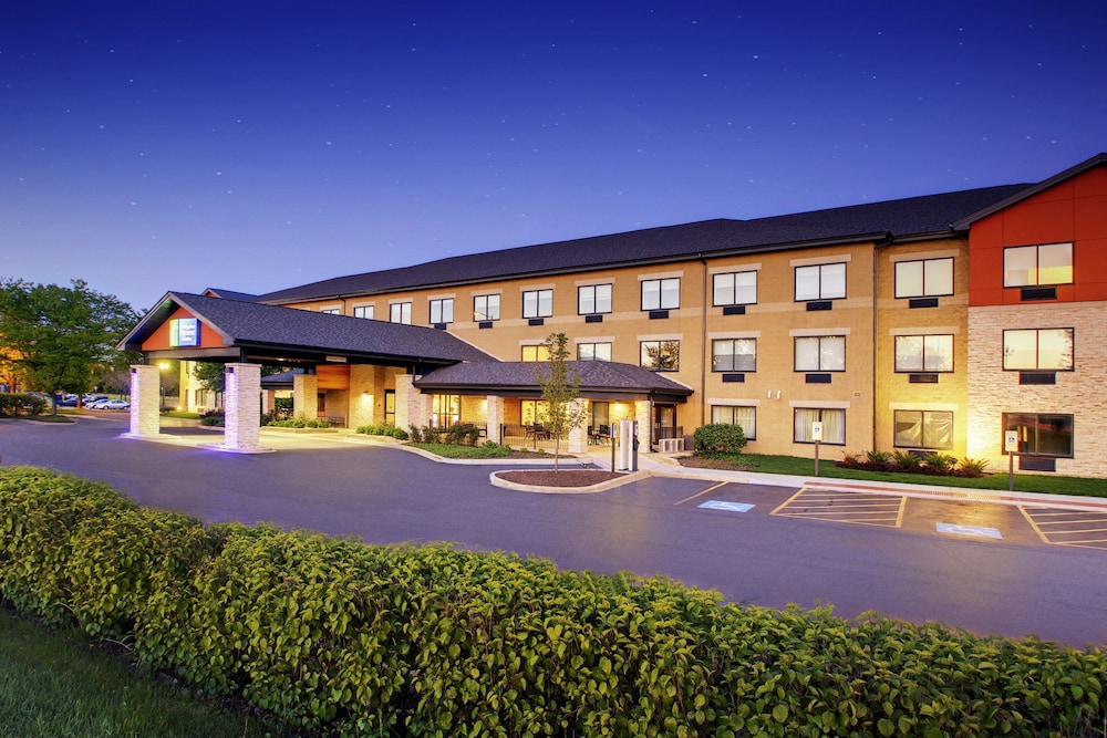 Holiday Inn Express & Suites Aurora Naperville by IHG - photo 67