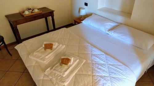 B&B Agora' — 4-Star Luxury Hotel in Gardone Riviera, Italy