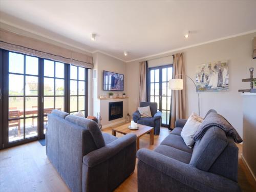 Reetland am Meer Luxus Reetdachvilla mit 3 Schlafzimmern Sauna und Kamin H20 in Dranske, Germany