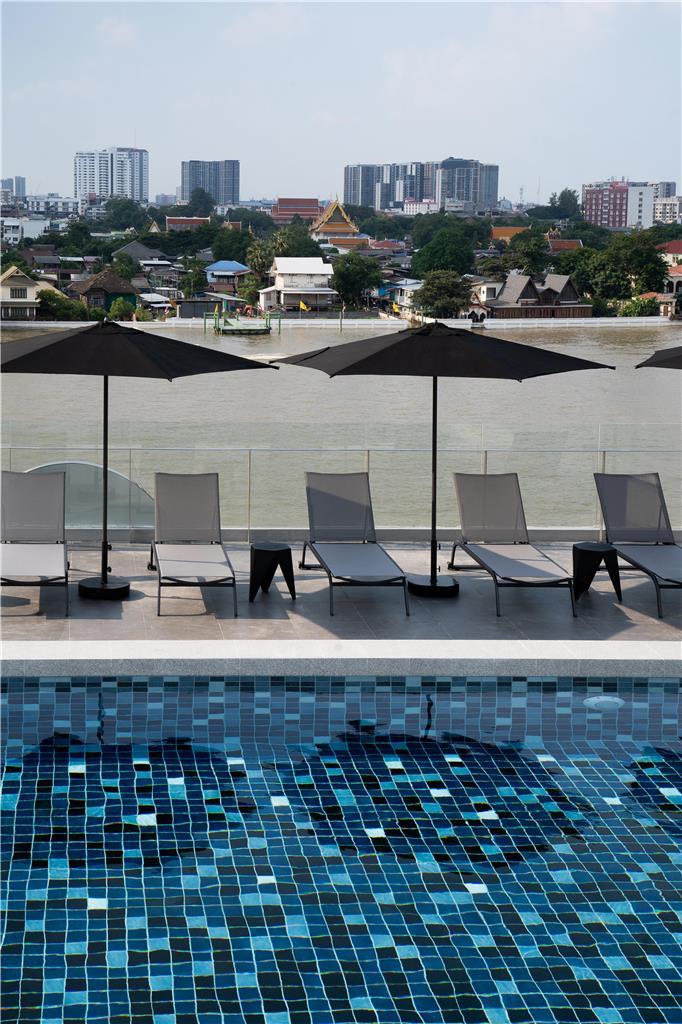 The StandardX Bangkok Phra Arthit