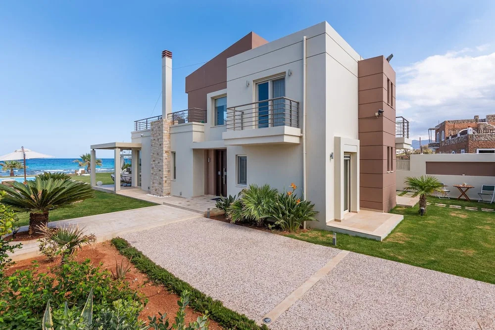 Hersonissos Beach Villa — 4-Star Luxury Hotel in Malia, Greece