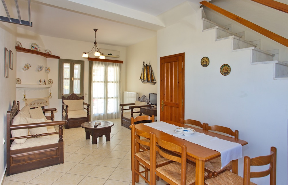 To Pithari — 4-Star Luxury Hotel in Skyros, Greece