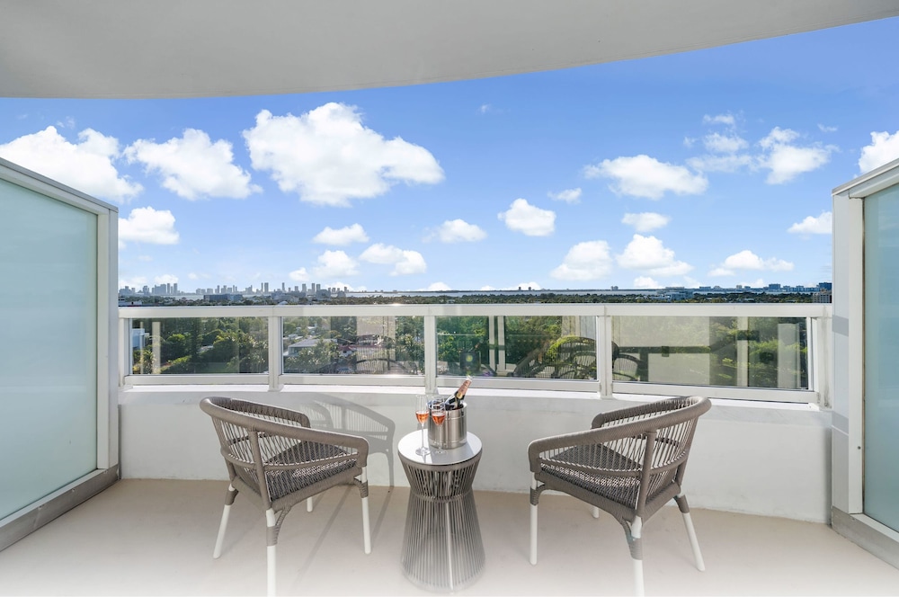 Fontainebleau Miami Beach Private Luxury Suites - photo 493
