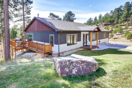 Whispering Pines Retreat - carbon neutral hotel in Lead