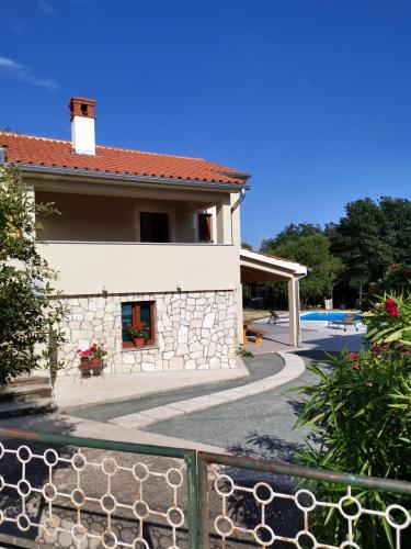 Villa Mira Garica by El Pi Tours — 4-Star Luxury Hotel in Vrbnik, Croatia