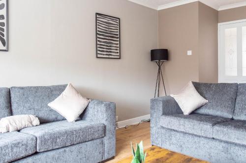 3 BDR House At Caledonia Luxe Stays Short Lets & Serviced Accommodation Falkirk — 4-Star Luxury Hotel in Falkirk, United Kingdom