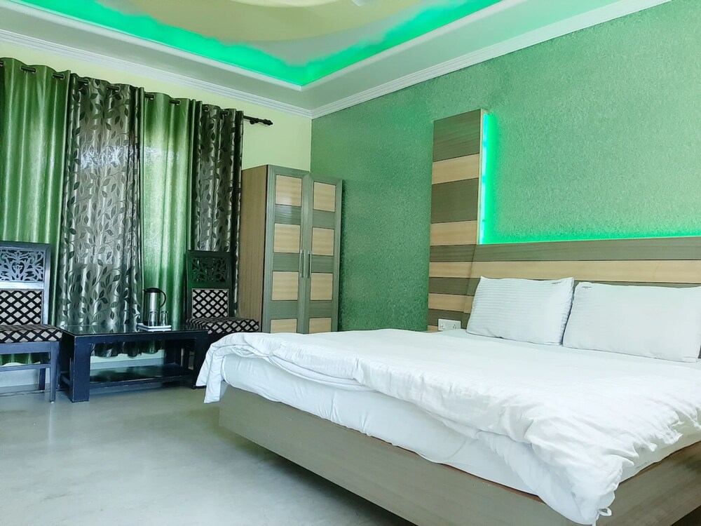 Goroomgo Apsara Mussoorie - last minute hotel in Mussoorie
