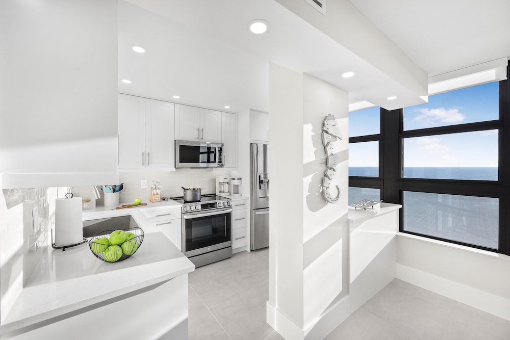 South Seas Tower 1 1212 - photo 17