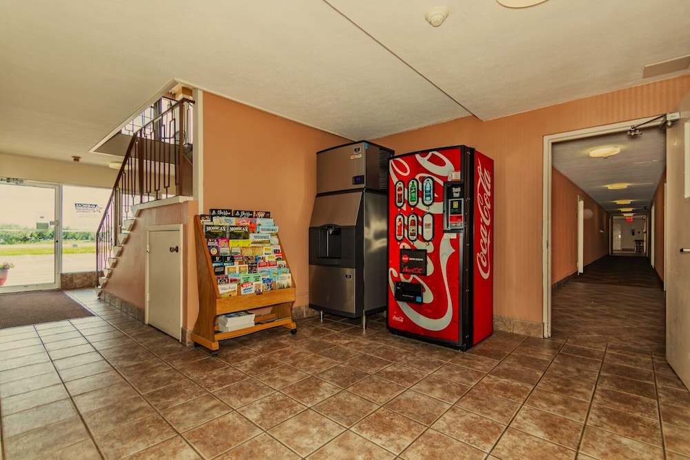 Americas Best Value Inn Austinburg - photo 29