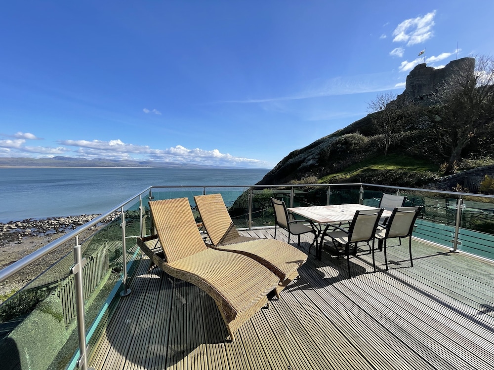 Awel Y Mor - last minute hotel in Criccieth