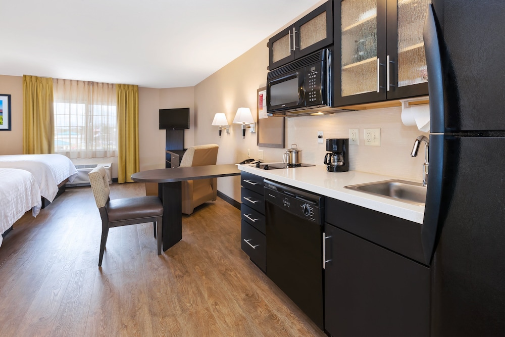 Candlewood Suites Rocky Mount by IHG - photo 7