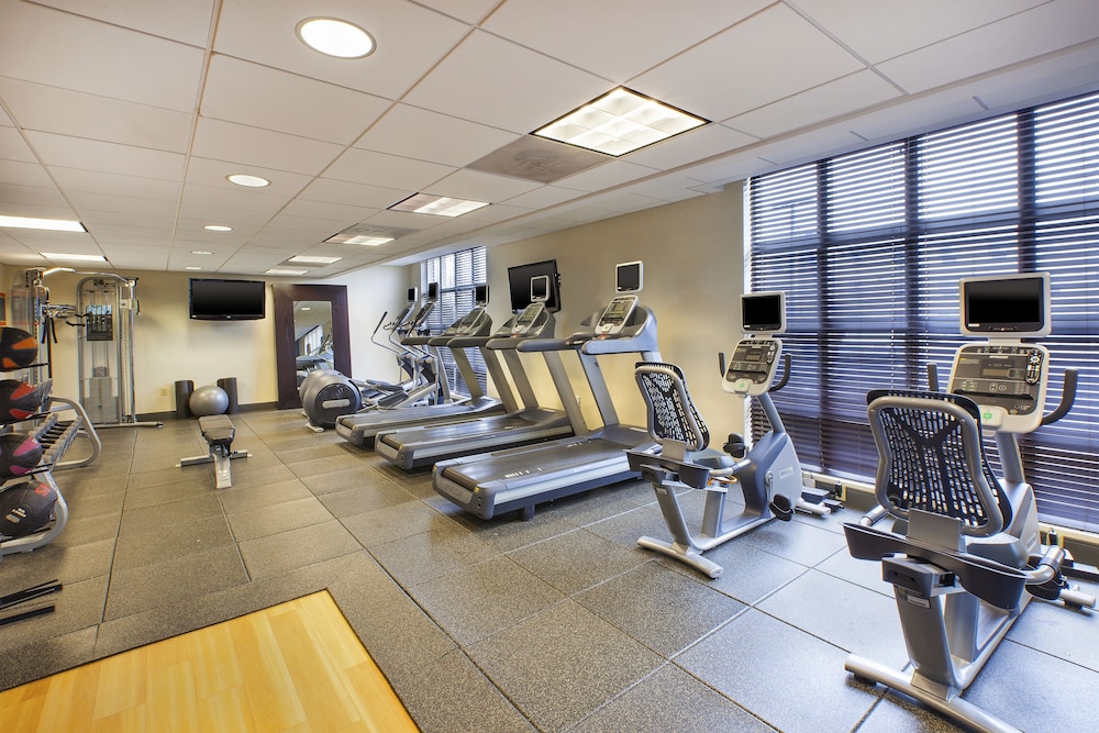 Hampton Inn & Suites Providence Warwick Airport - photo 32