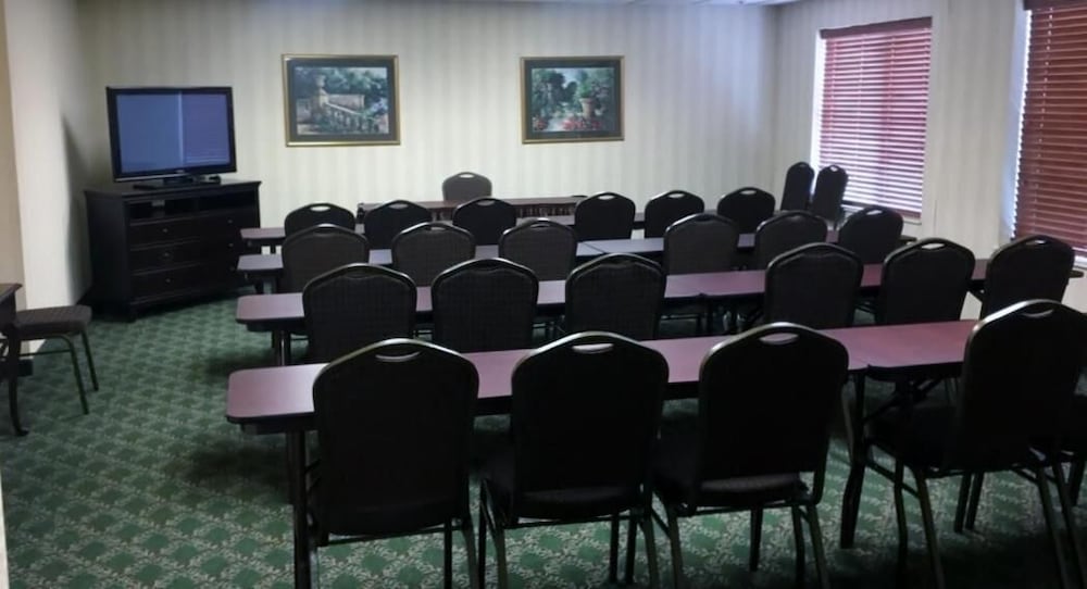 Greystone Inn and Suites - photo 25