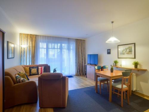 Dünenpark Binz Komfort Ferienwohnung mit 1 Schlafzimmer und Terrasse im Erdgeschoss 075 — 4-Star Luxury Hotel in Ostseebad Binz, Germany