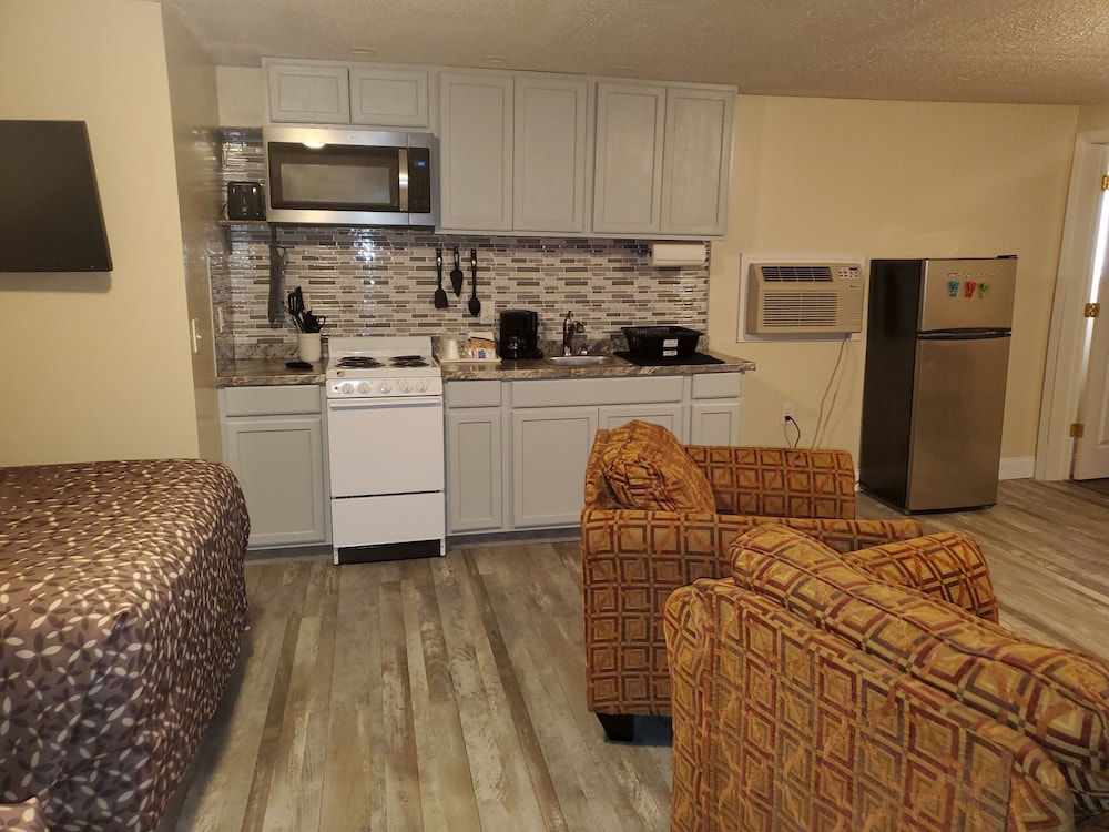 Turnpike Motel - photo 15