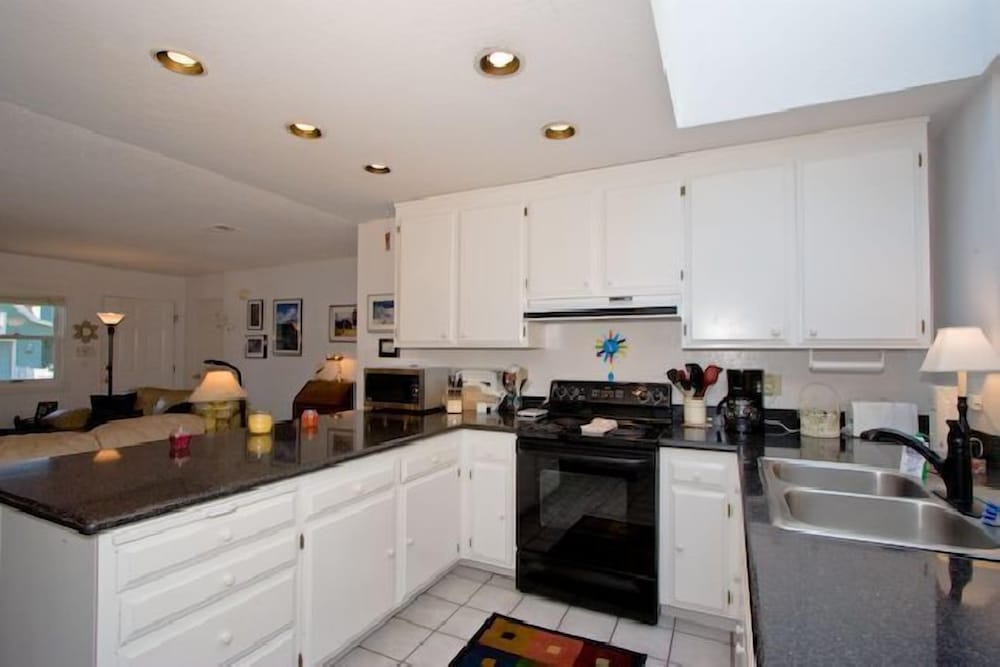 2136 Venice Dr. - photo 9