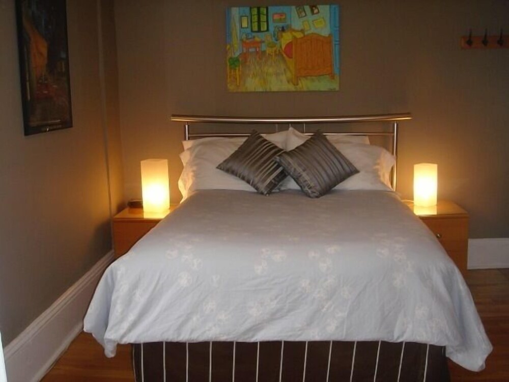 Avalon Bed and Breakfast — 4-Star Luxury Hotel in Ottawa, Canada