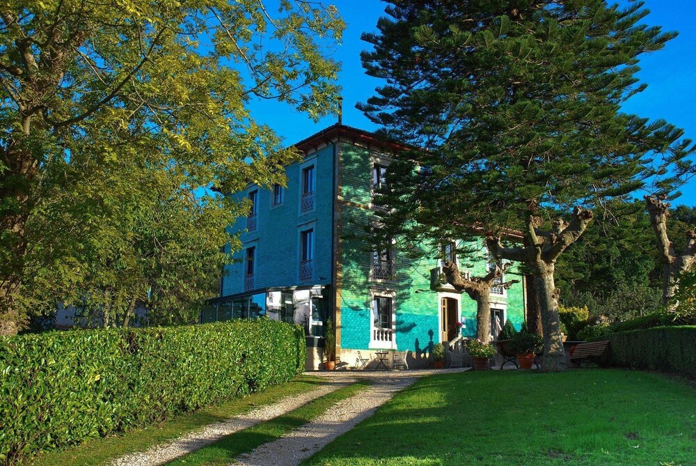 Hotel Rural La Raposera - carbon neutral hotel in Prado
