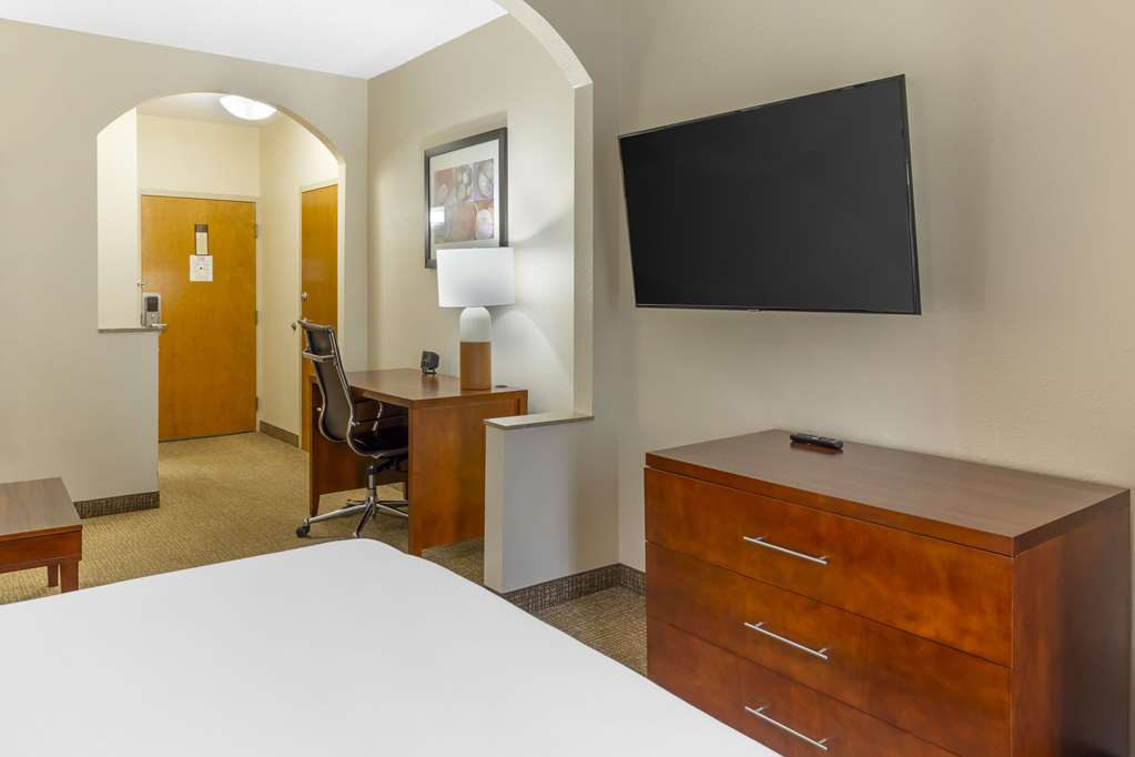 Comfort Suites Inn at Ridgewood Farm - photo 19