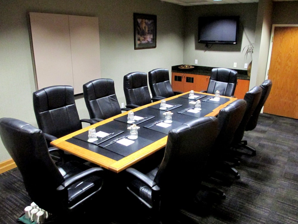 Holiday Inn Express Hotel & Suites Bozeman West by IHG - photo 32