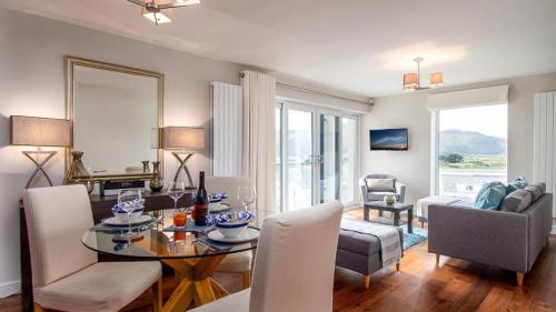 Castle Penthouse — 4-Star Luxury Hotel in Deganwy, United Kingdom