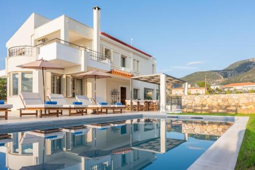 Magnolia Mansion in Kalamata, Greece