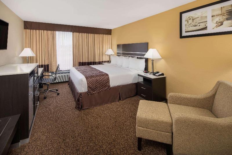 Baymont Inn Suites By Wyndham Hammond - photo 17