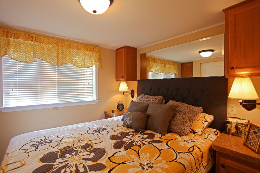 Lake Magic RV Resort - photo 5