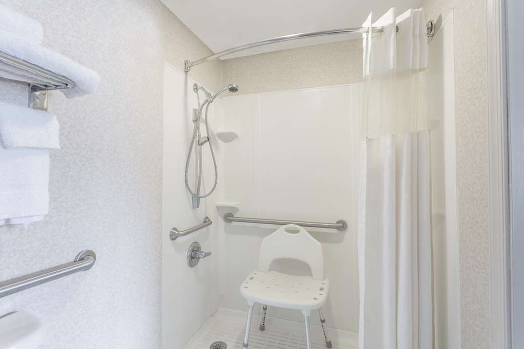 Ramada Limited Norfolk - photo 13