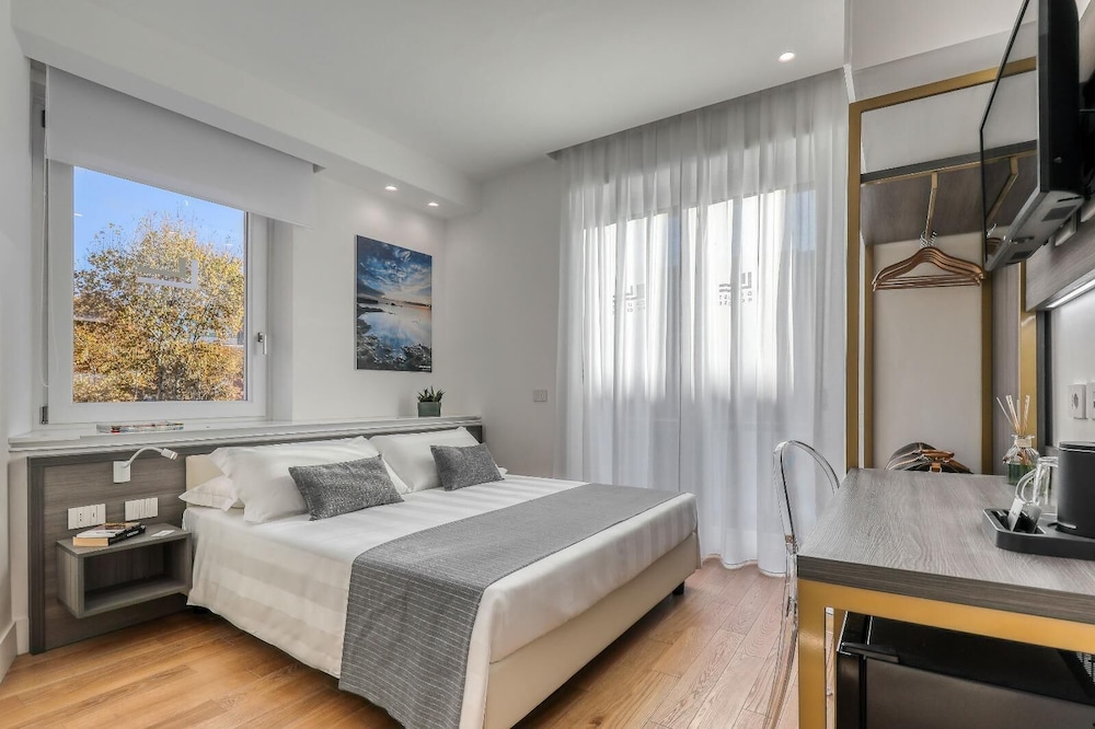 Gallery Suite — 4-Star Luxury Hotel in Civitavecchia, Italy