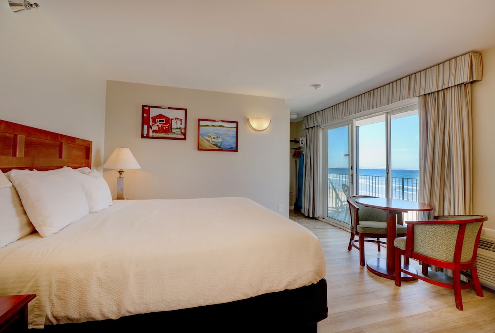 Atlantic Oceanfront Hotel - photo 6