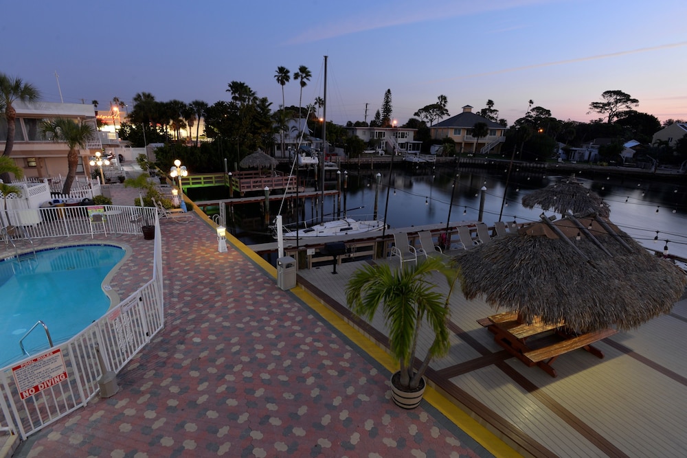 Bayview Plaza Waterfront Resort - photo 44