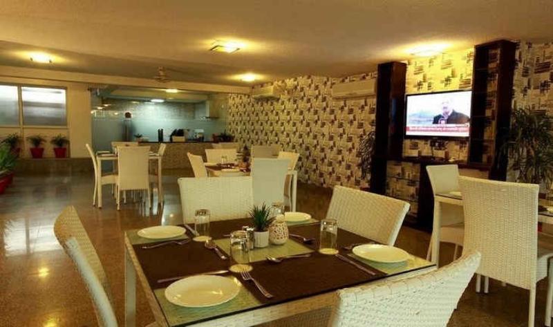 FabHotel Nehru Place