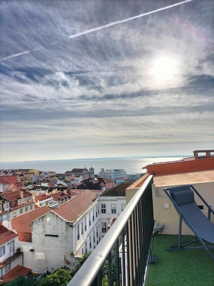 The Felix 10 — 4-Star Luxury Hotel in Lisbon, Portugal