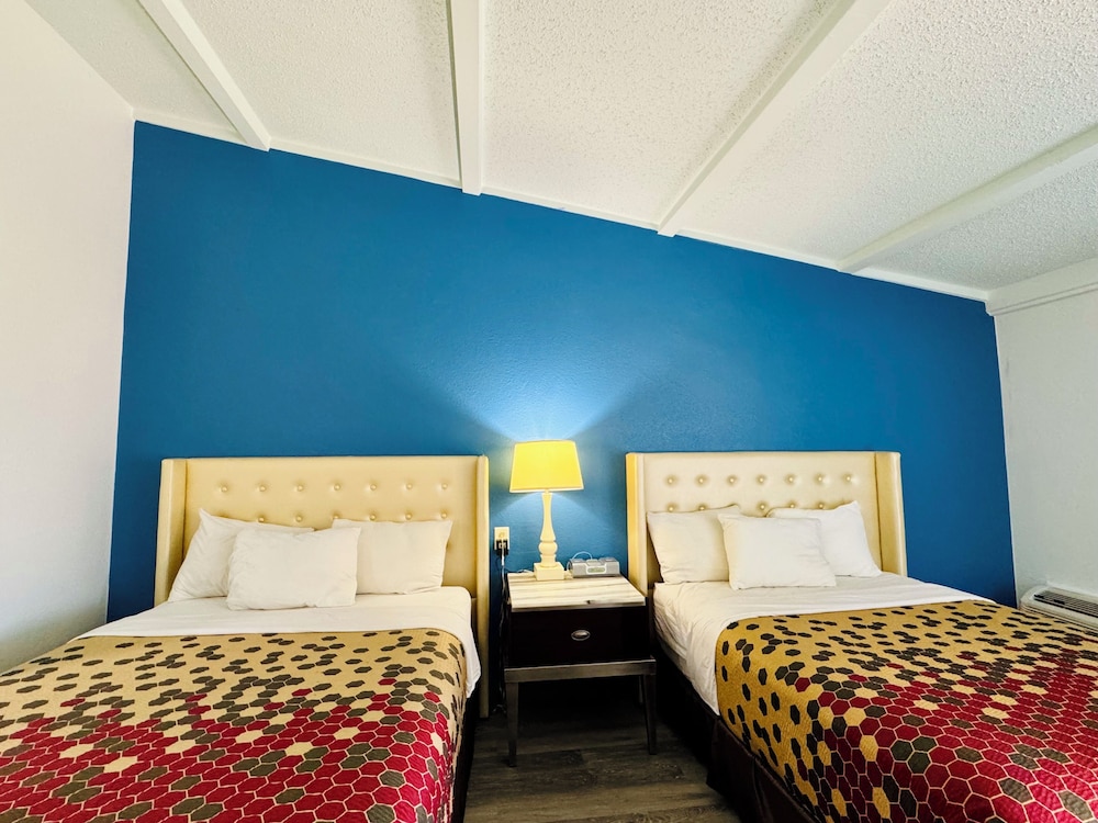 Inn at York - photo 17