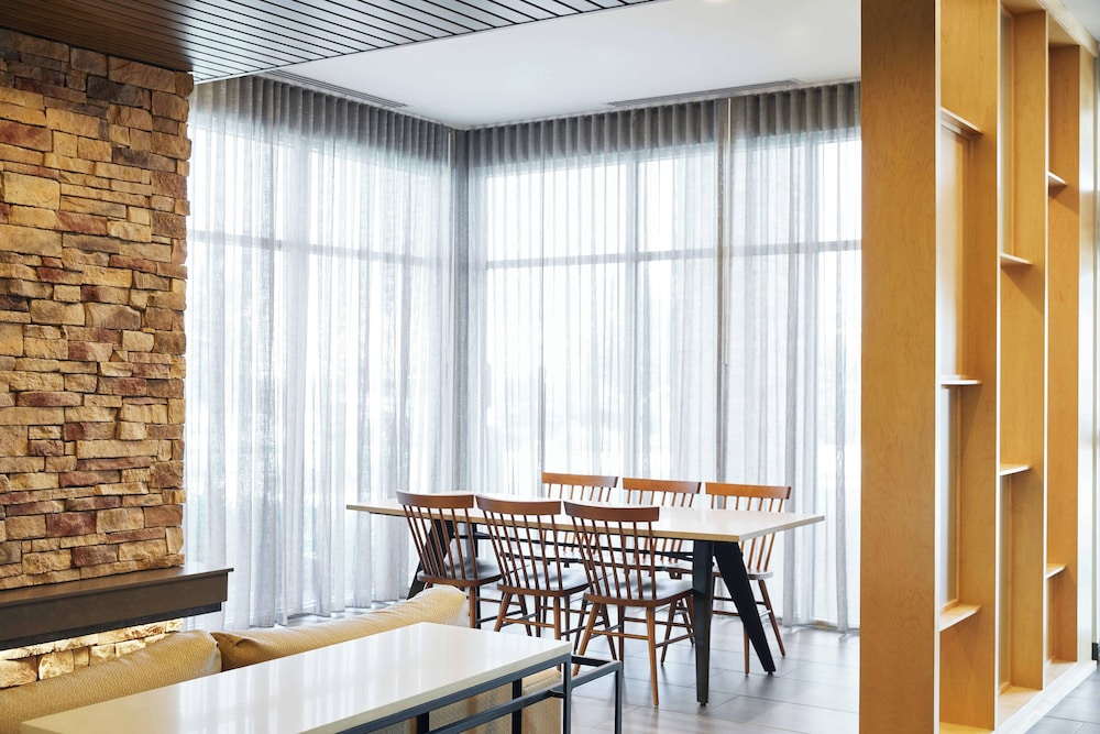 Fairfield Inn & Suites by Marriott Kansas City Belton - photo 3