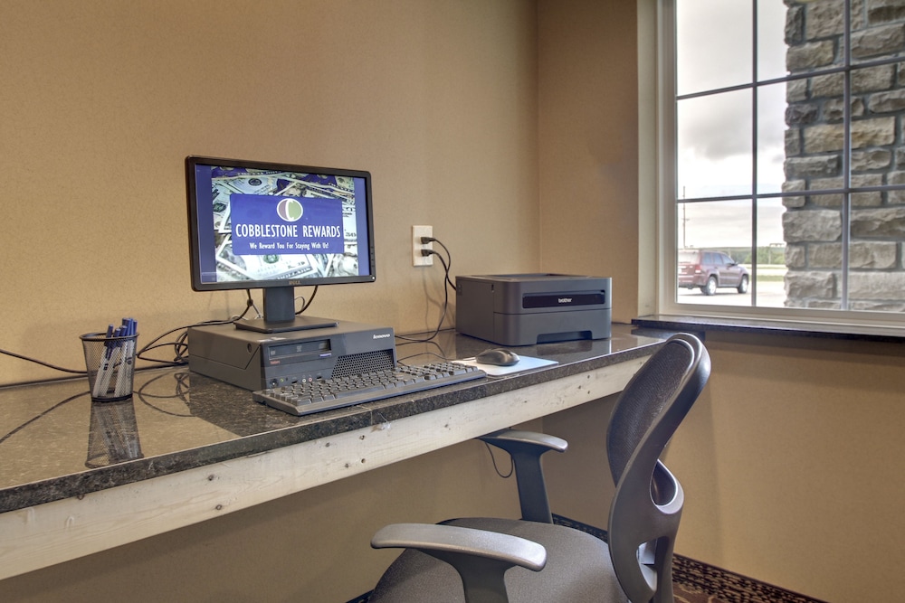 Cobblestone Inn & Suites Avoca - photo 10
