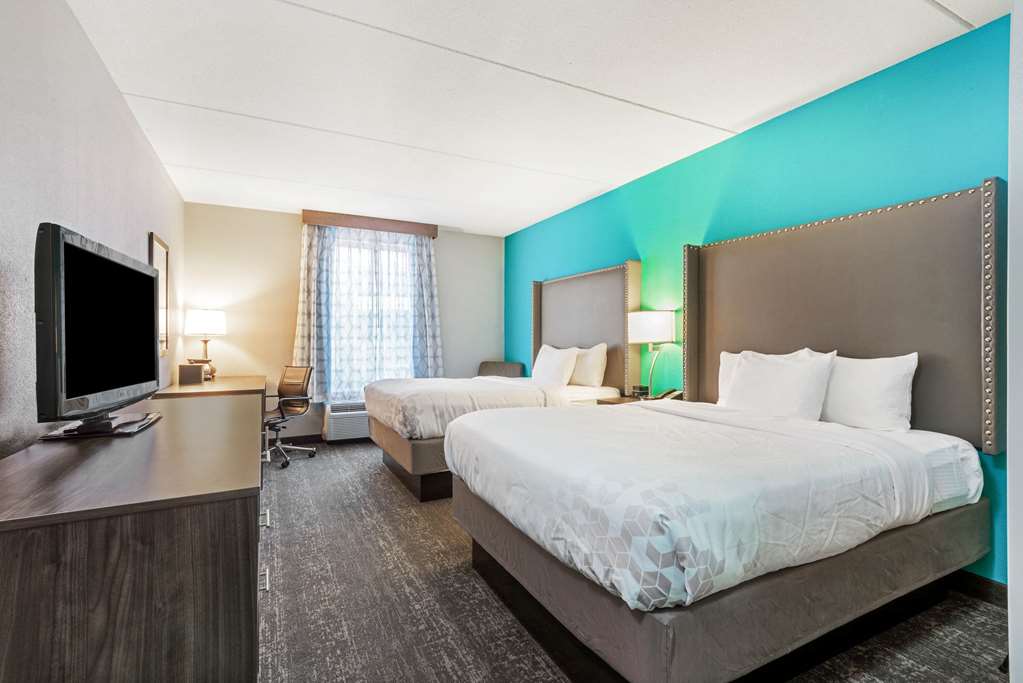 La Quinta Inn & Suites by Wyndham Jamestown - photo 14