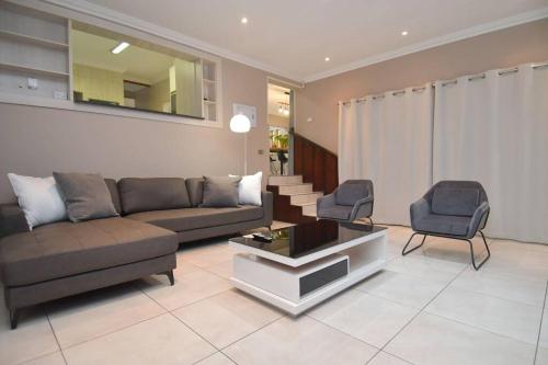 Menlyn Maine The Smart Home — 4-Star Luxury Hotel in Pretoria, South Africa