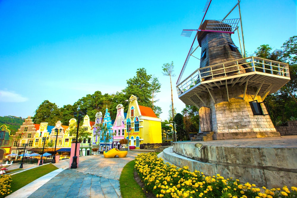 Brookside Valley Resort in Rayong, Thailand
