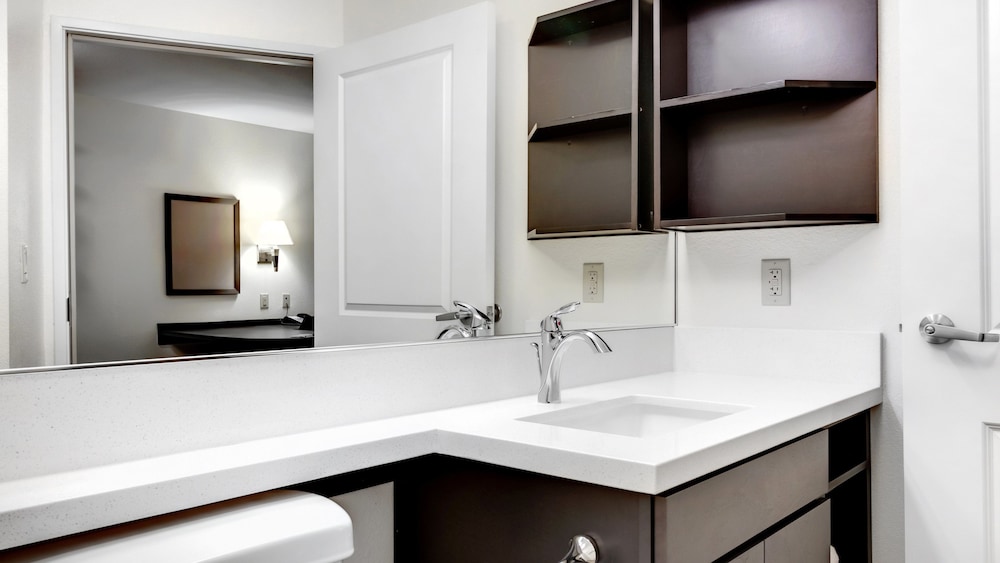 Candlewood Suites Waco by IHG - photo 26