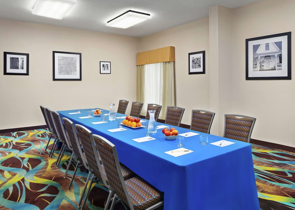 Hampton Inn Dallas Irving Las Colinas - photo 23