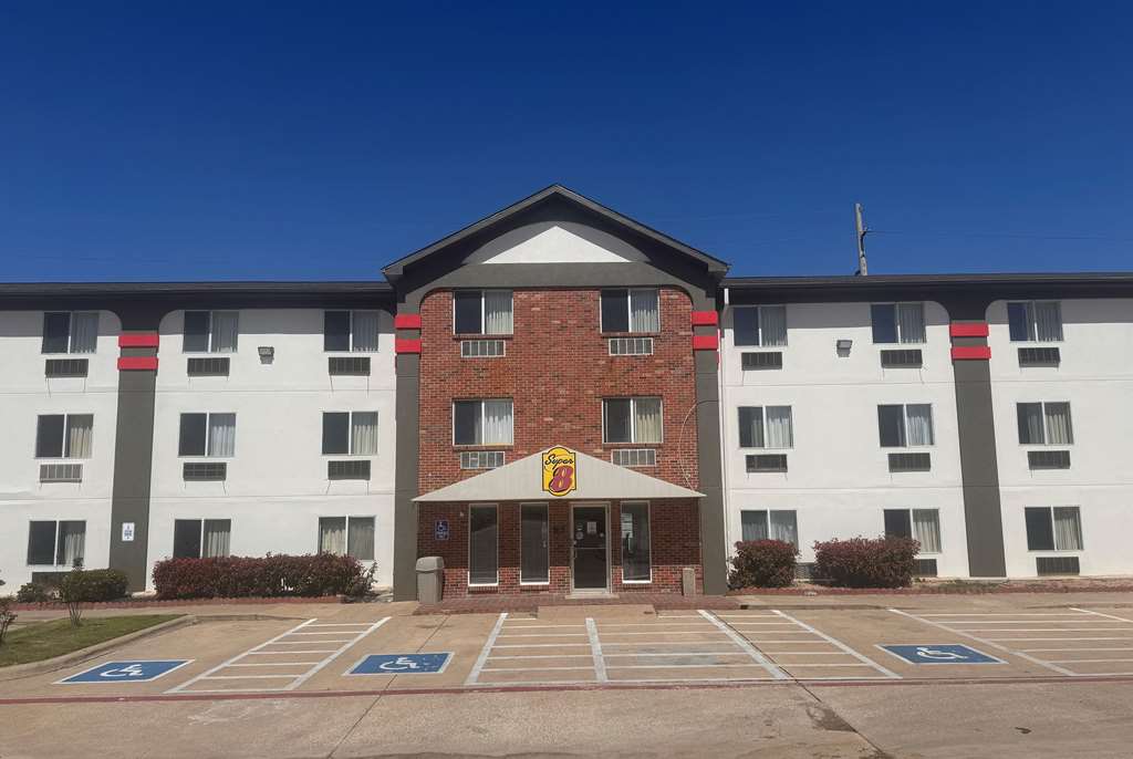 Super 8 by Wyndham College Station - photo 2